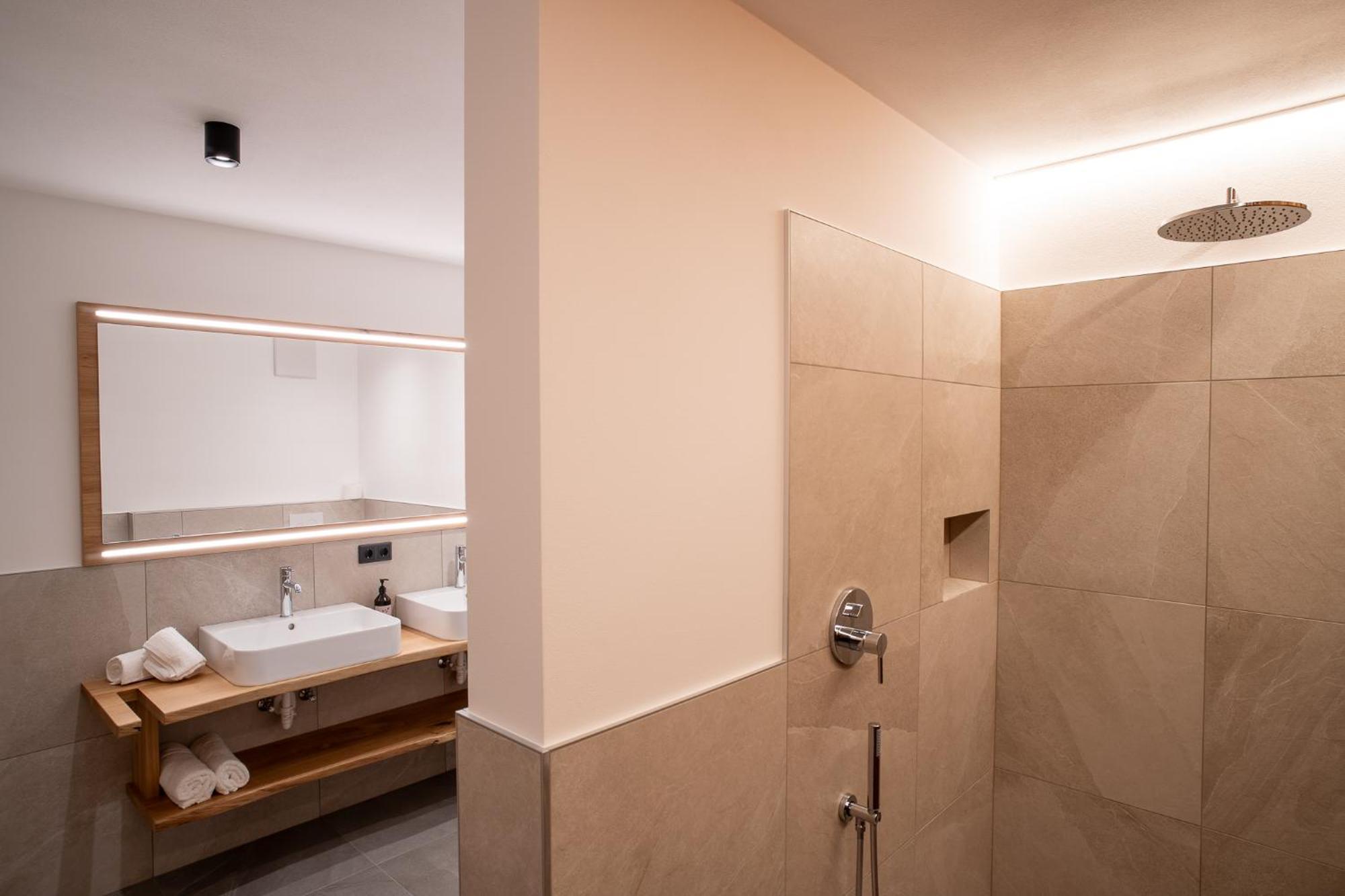 Lanzenschuster Hotel San Genesio Atesino Buitenkant foto