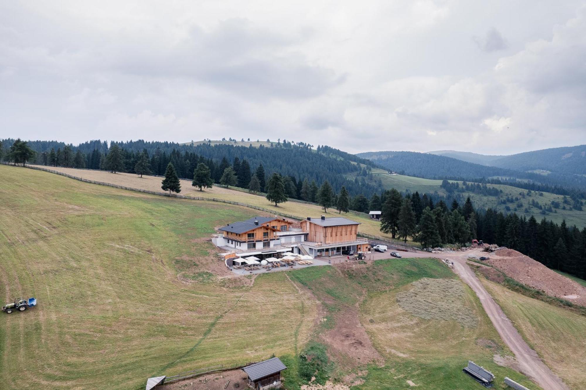 Lanzenschuster Hotel San Genesio Atesino Buitenkant foto