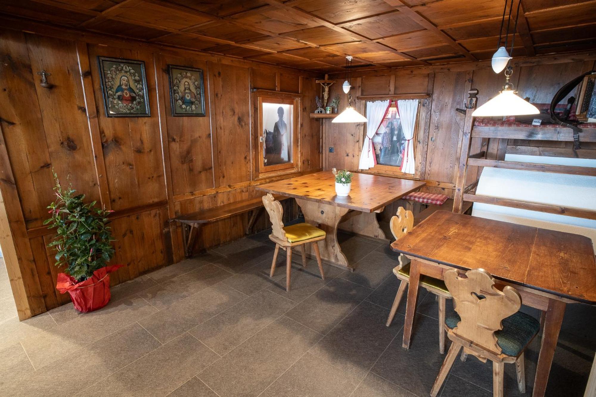 Lanzenschuster Hotel San Genesio Atesino Buitenkant foto